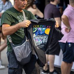 Buying Coldplay merchandise before the Wembley Stadium concert